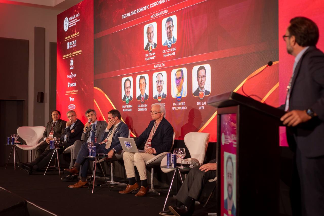 Dr. Frank Van Praet moderating the TECAB and Robotic Coronary Surgery session